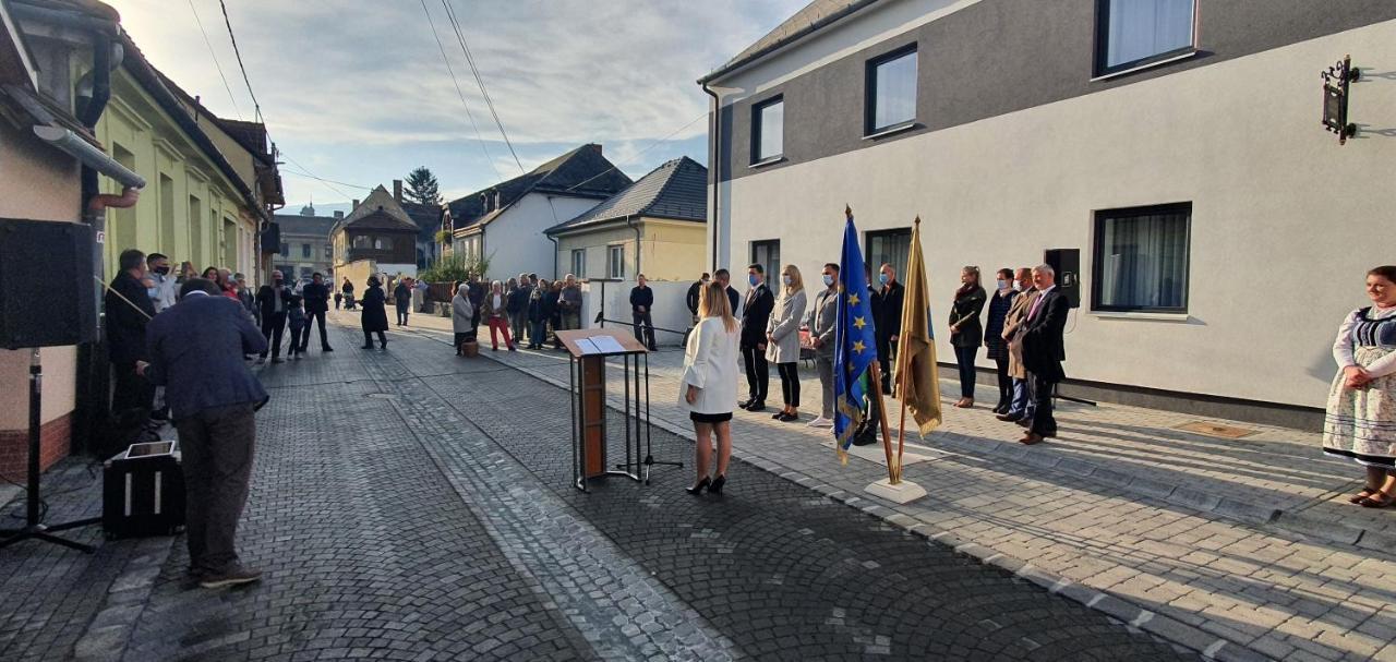 Kőszeg Panzió Acomodação com café da manhã Exterior foto